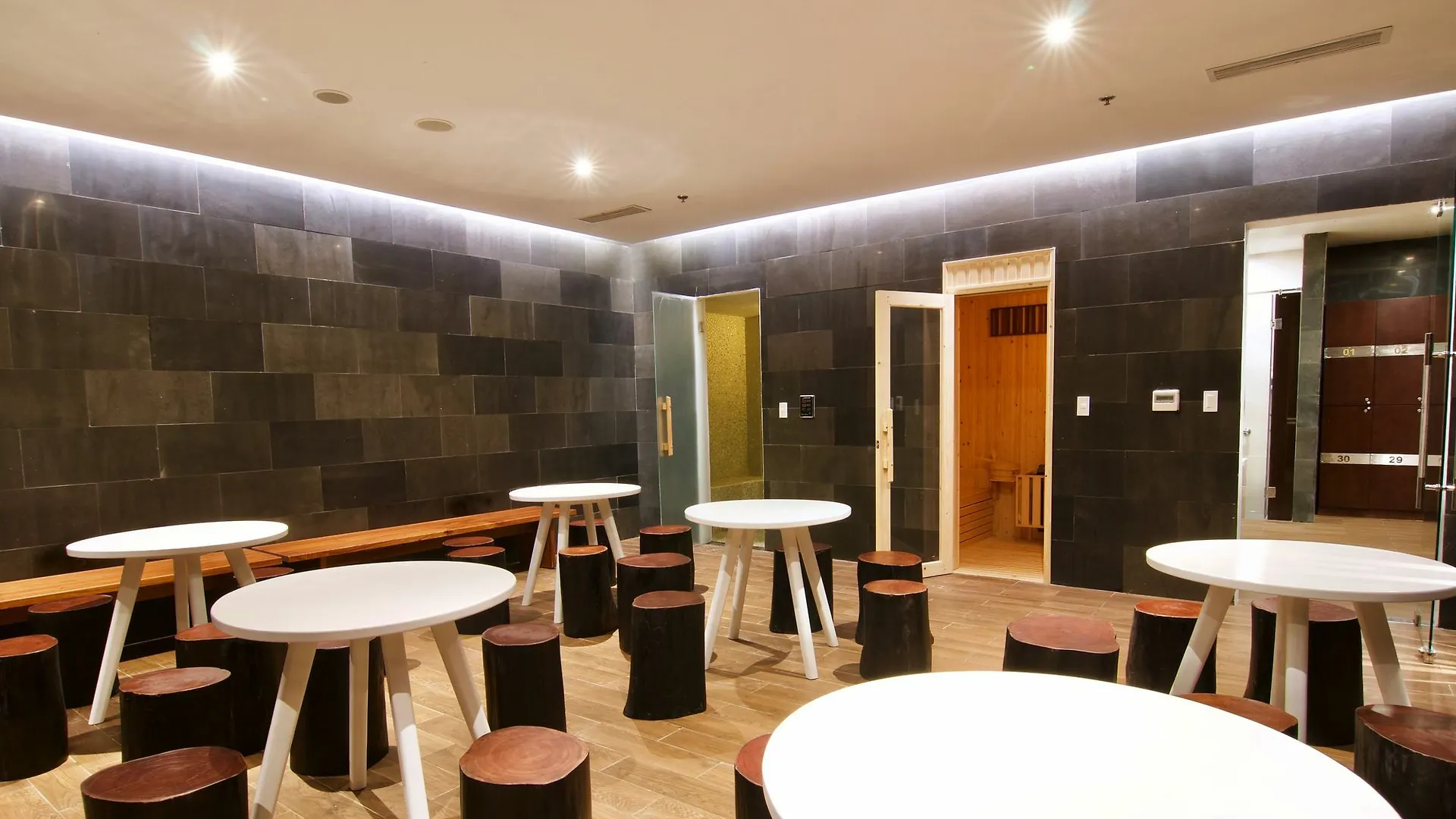 Saman Luxury Apartment Da Nang 0*,  Vietnam